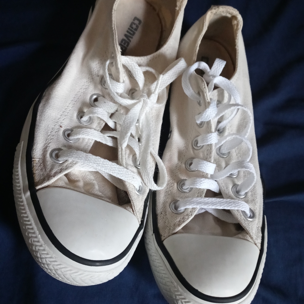Cream Converse